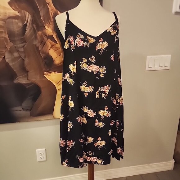 NWT Torrid Mini Challis Trapeze Slip Dress Black Floral Plus Size 2 2x #G74868 - Picture 1 of 7